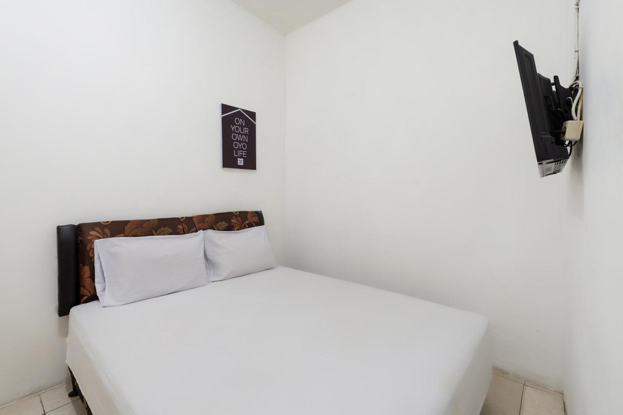 Oyo Life 2108 Griya Aisyah Residence 泗水 外观 照片