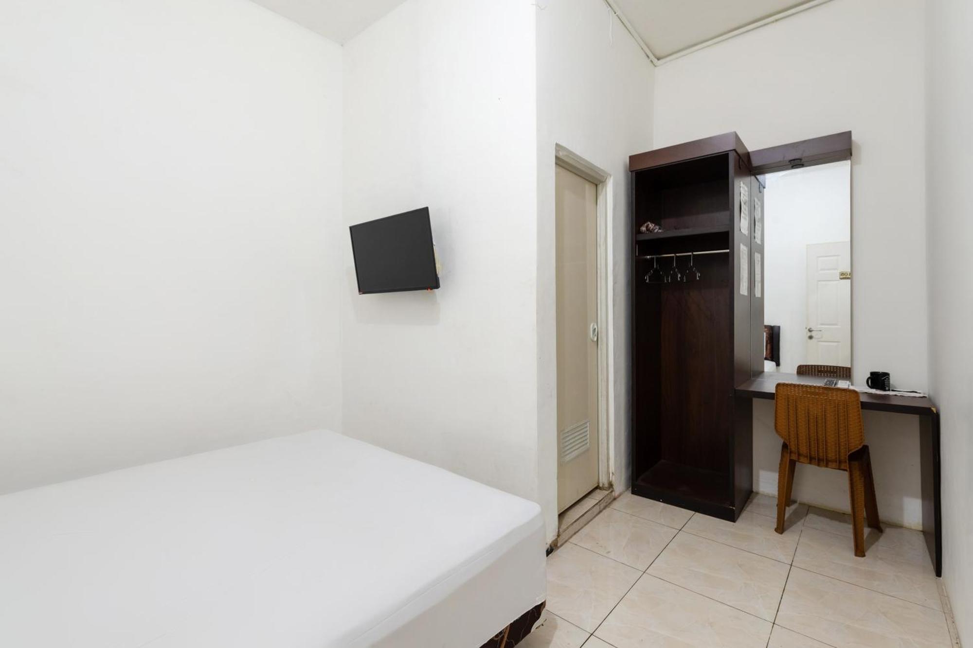 Oyo Life 2108 Griya Aisyah Residence 泗水 外观 照片