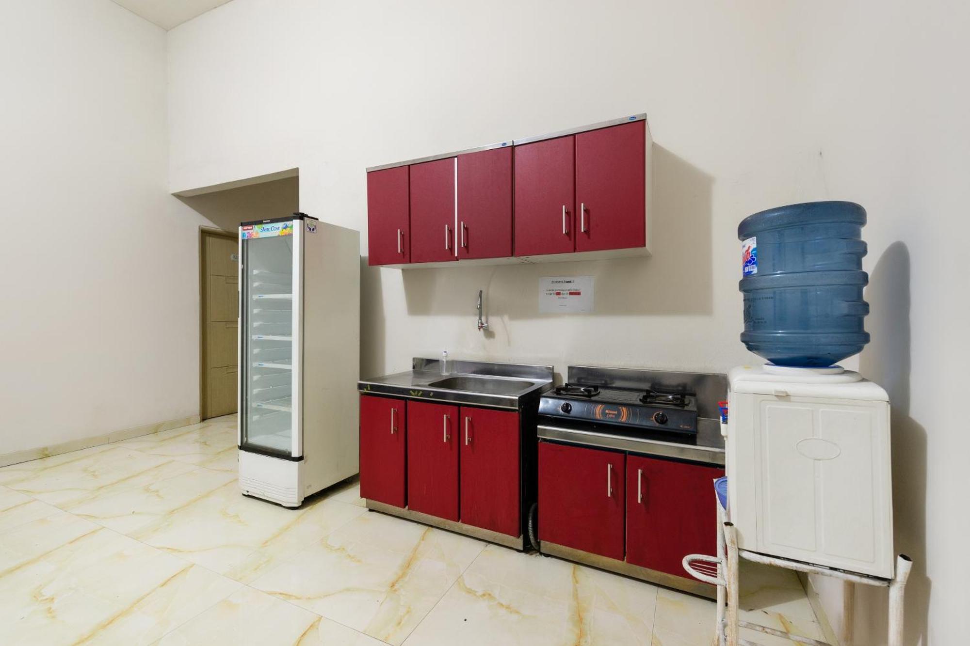 Oyo Life 2108 Griya Aisyah Residence 泗水 外观 照片