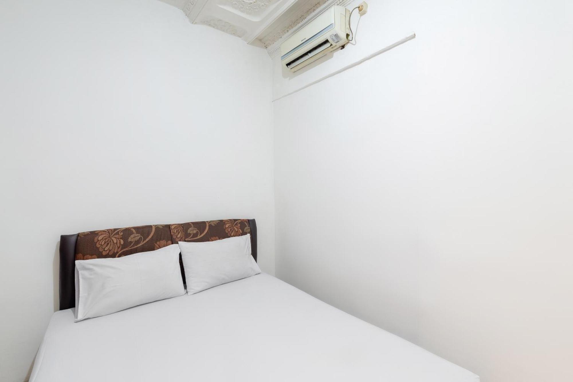 Oyo Life 2108 Griya Aisyah Residence 泗水 外观 照片