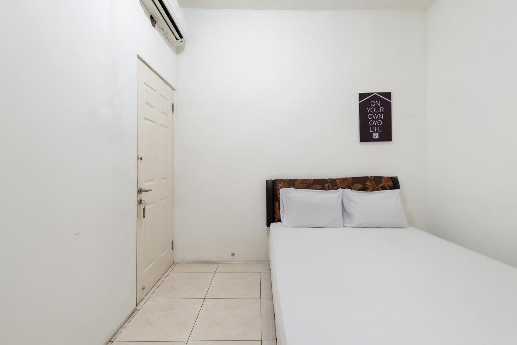 Oyo Life 2108 Griya Aisyah Residence 泗水 外观 照片