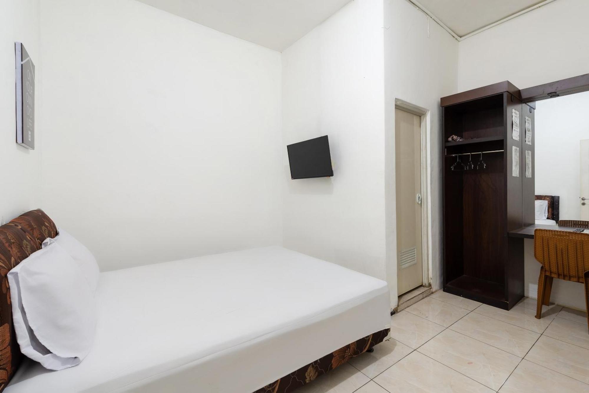 Oyo Life 2108 Griya Aisyah Residence 泗水 外观 照片